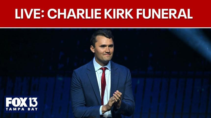 https://apg29.nu/bild/img_68d0f9d773f23.jpg - Charlie Kirks begravning varade i fem timmar infr 100 000 mnniskor - nkan frlt mrdaren