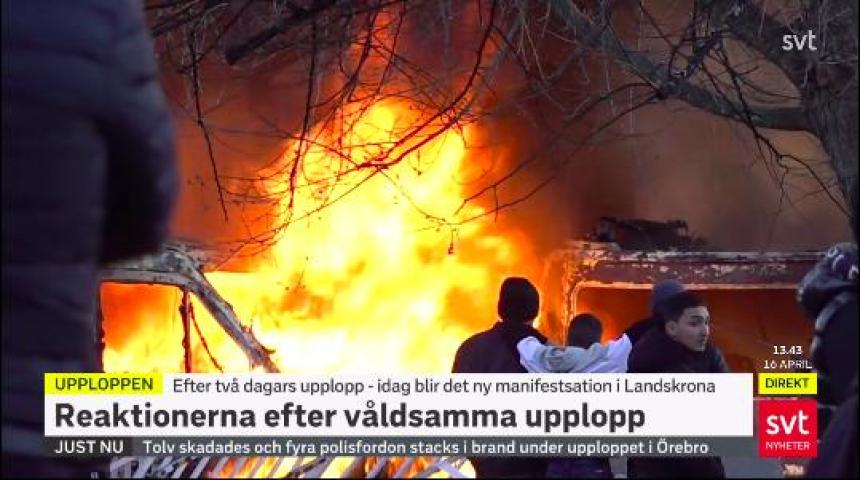 https://apg29.nu/bild/muslimska-upplopp-i-sverige-1650109927.jpg - Muslimer bränner polisbilar och gör våldsamma upplopp i påsk när Paludan bränner koranen