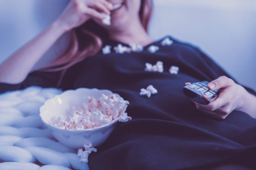 Vakna du som sover i tv-soffan